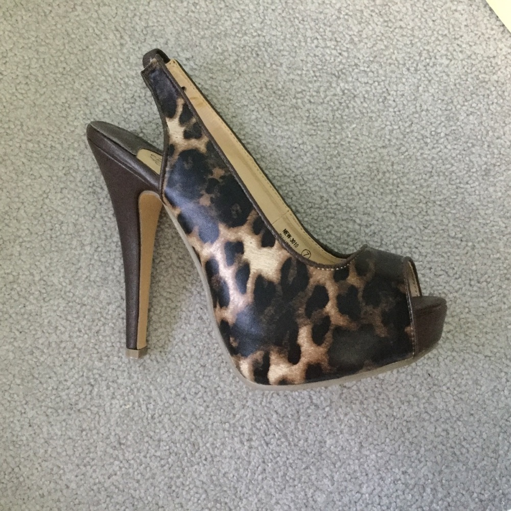 Charles Albert Peep Toe Slingback Leopard